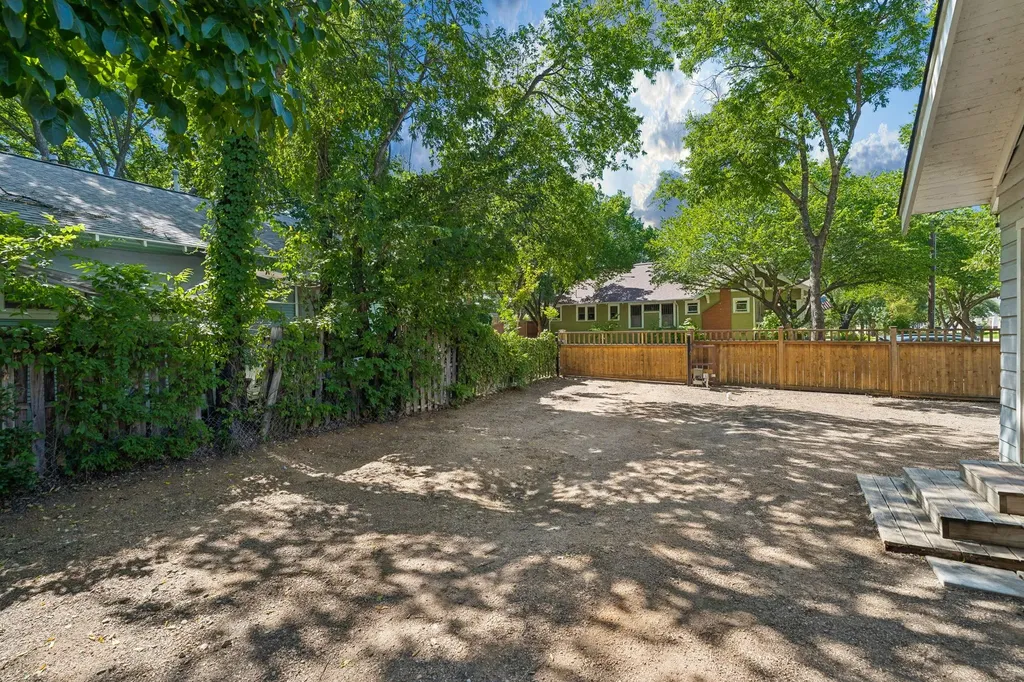 2111 Washington Avenue Fort Worth TX 76110