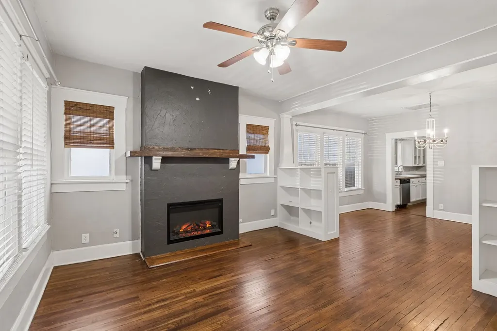 2111 Washington Avenue Fort Worth TX 76110