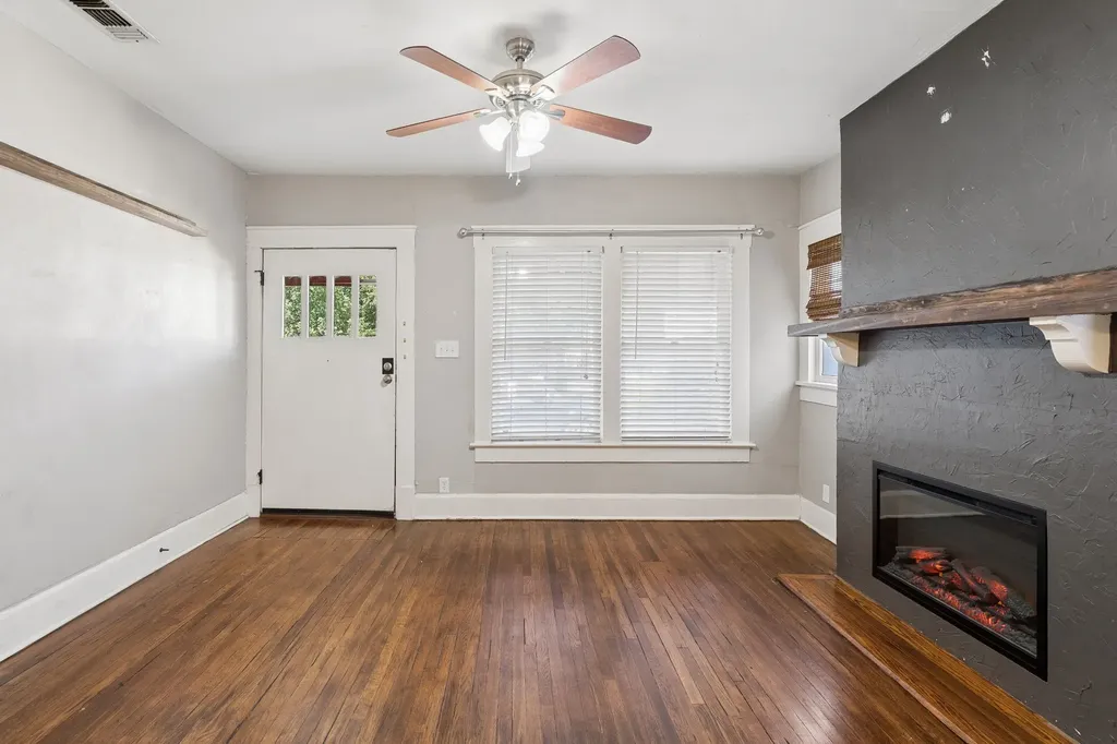 2111 Washington Avenue Fort Worth TX 76110