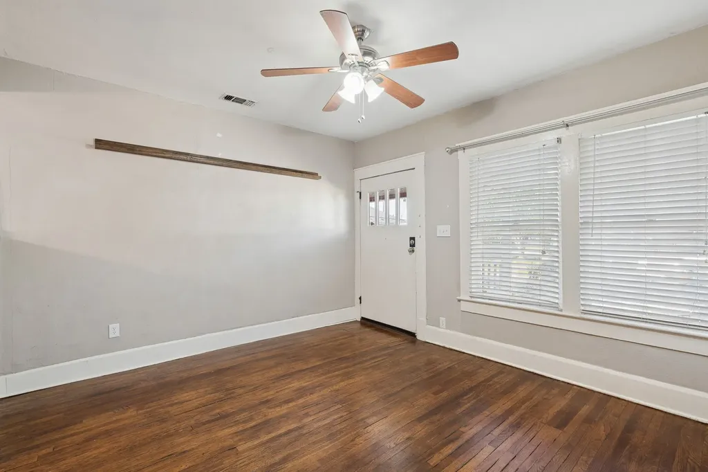 2111 Washington Avenue Fort Worth TX 76110