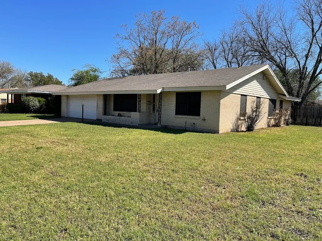 1227 Park Center Street Benbrook TX 76126