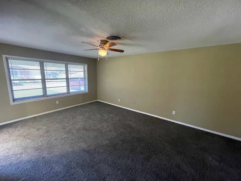 1227 Park Center Street Benbrook TX 76126