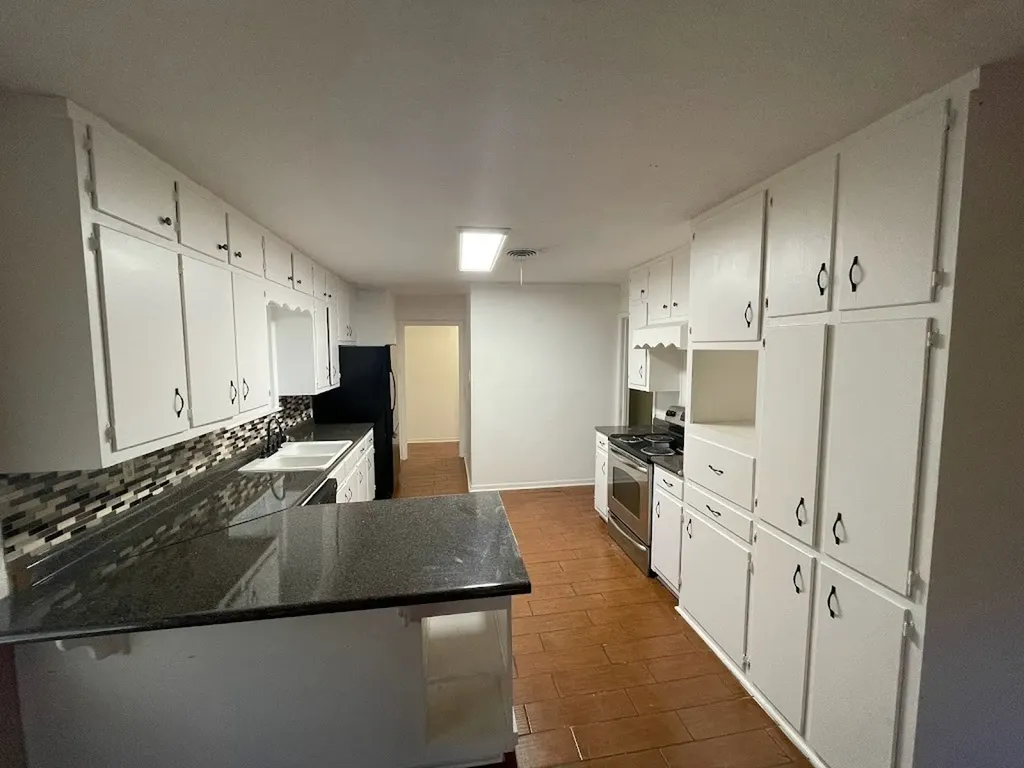 1227 Park Center Street Benbrook TX 76126