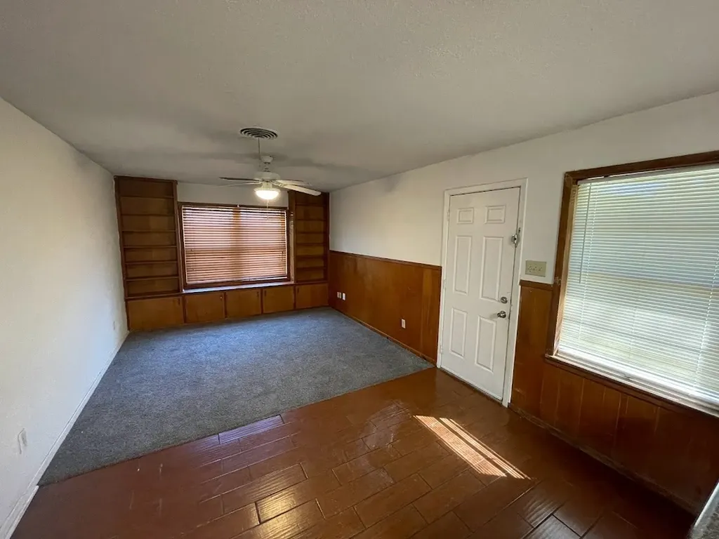 1227 Park Center Street Benbrook TX 76126