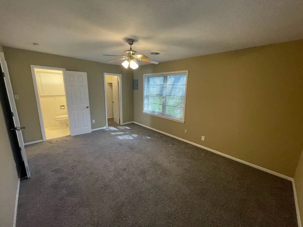 1227 Park Center Street Benbrook TX 76126