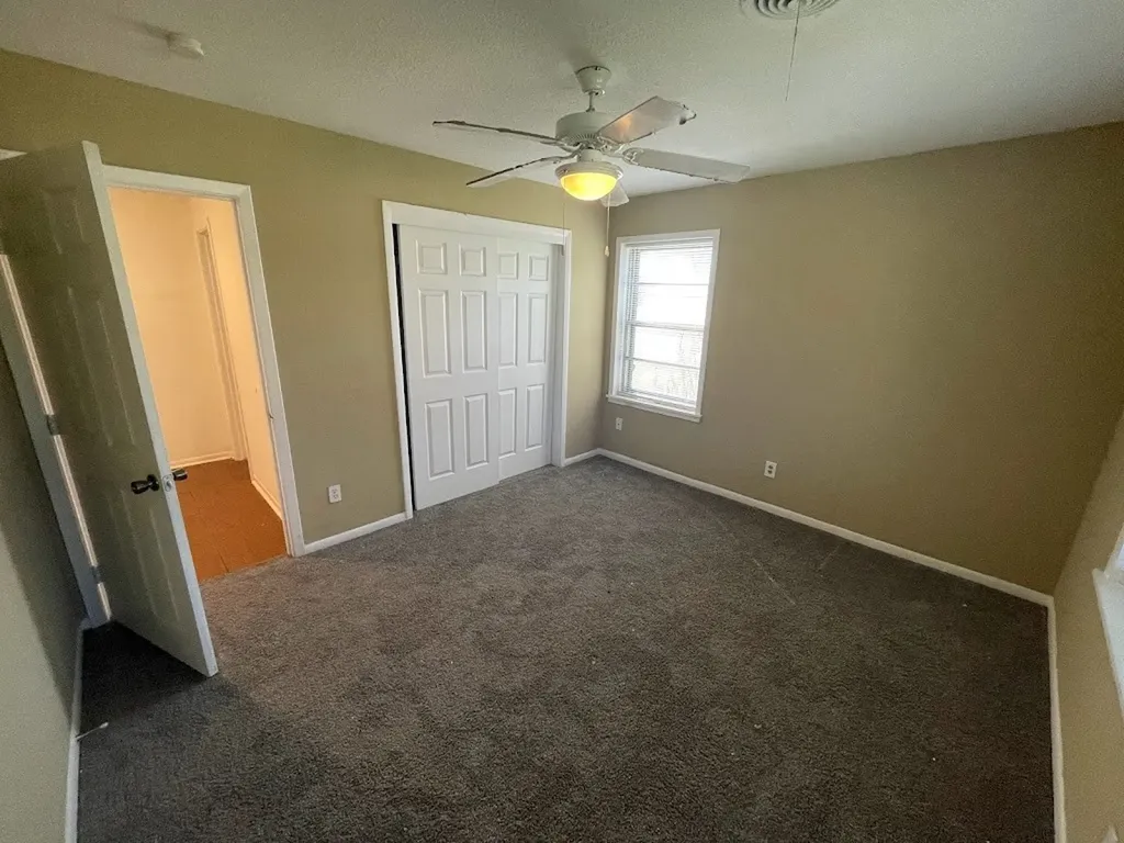 1227 Park Center Street Benbrook TX 76126