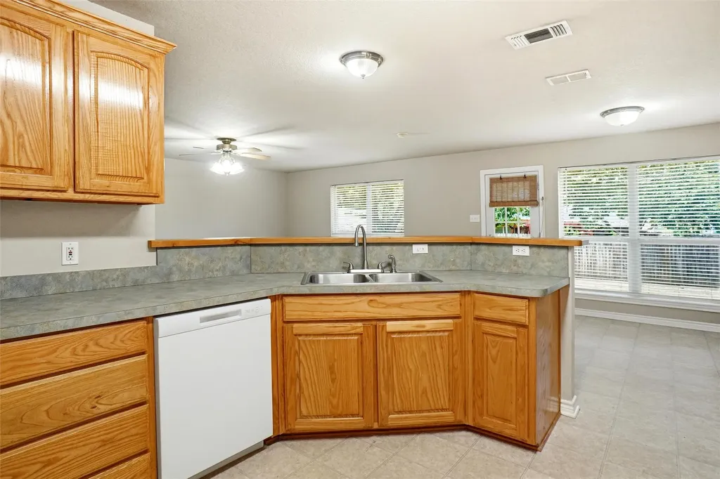 612 N Avenue C Springtown TX 76082