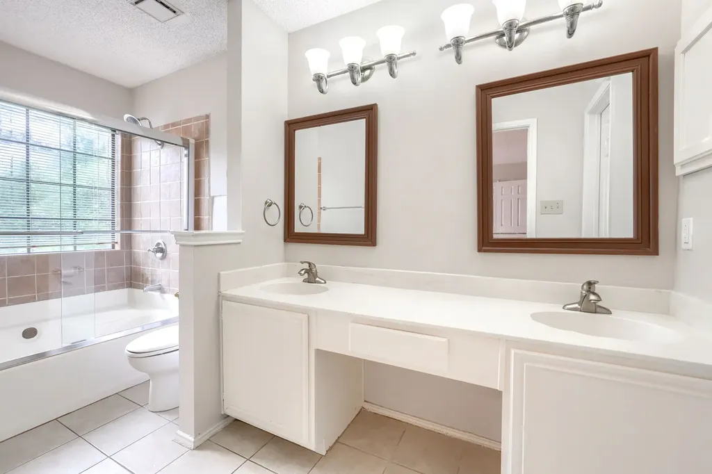 406 Santa Fe Trail Irving TX 75063