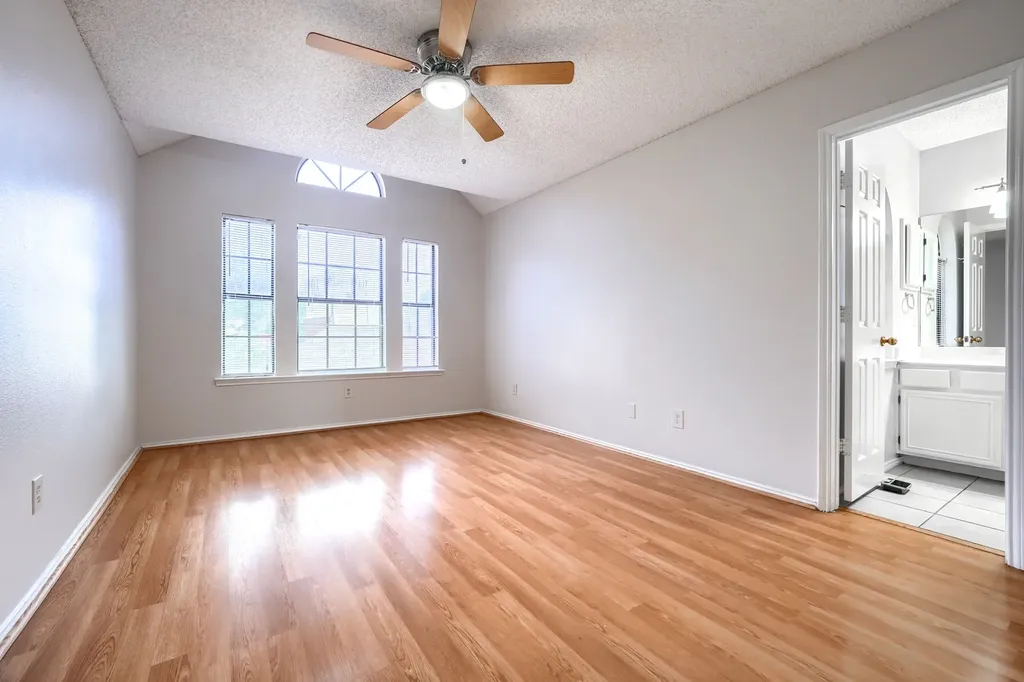 406 Santa Fe Trail Irving TX 75063