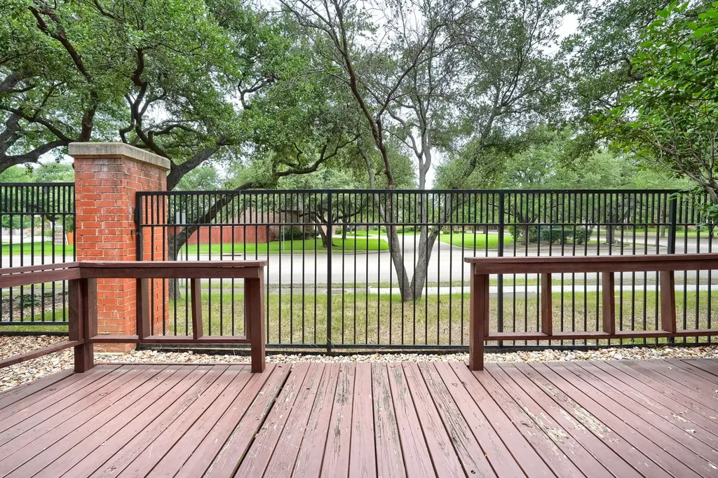 406 Santa Fe Trail Irving TX 75063