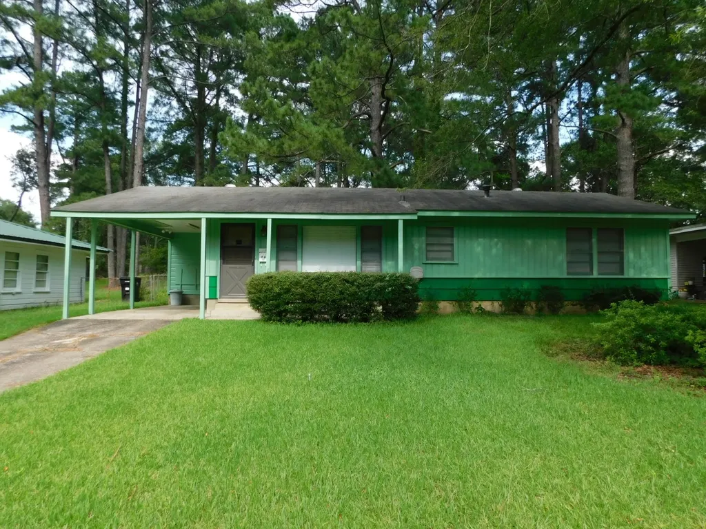 107 NE 5th Street Springhill LA 71075