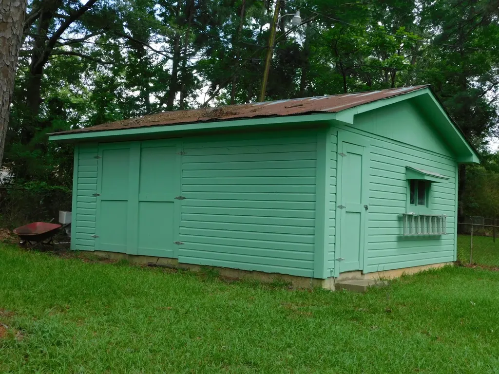 107 NE 5th Street Springhill LA 71075