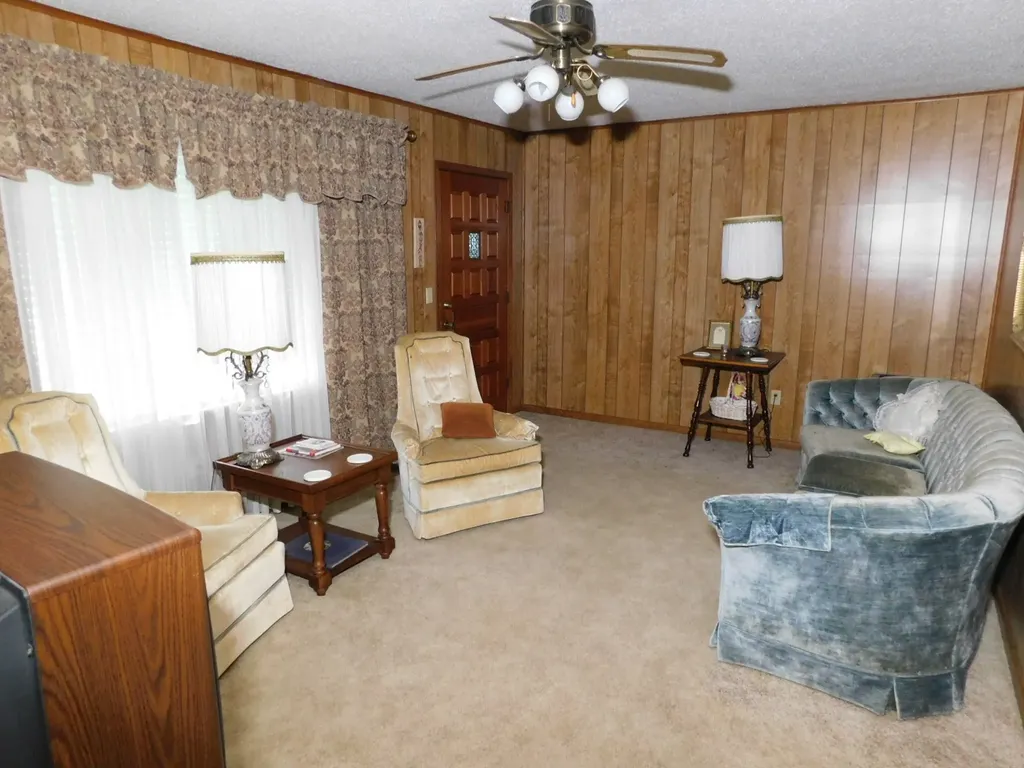 107 NE 5th Street Springhill LA 71075