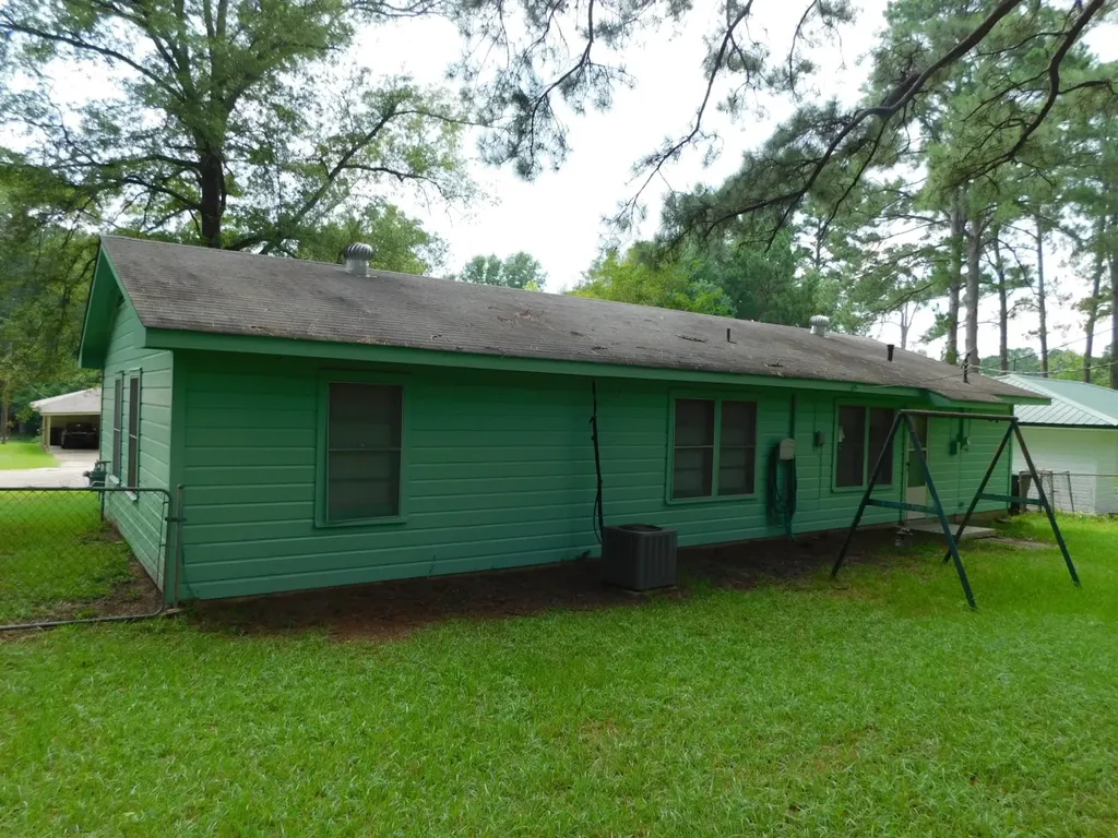 107 NE 5th Street Springhill LA 71075