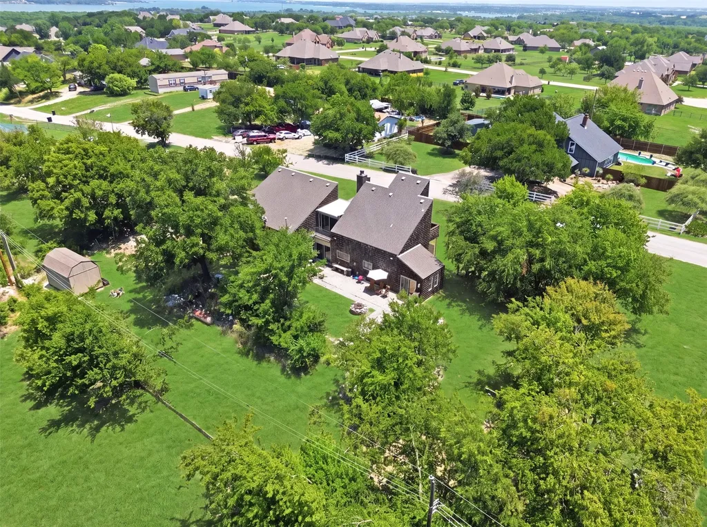6039 Bear Creek Drive E Fort Worth TX 76126