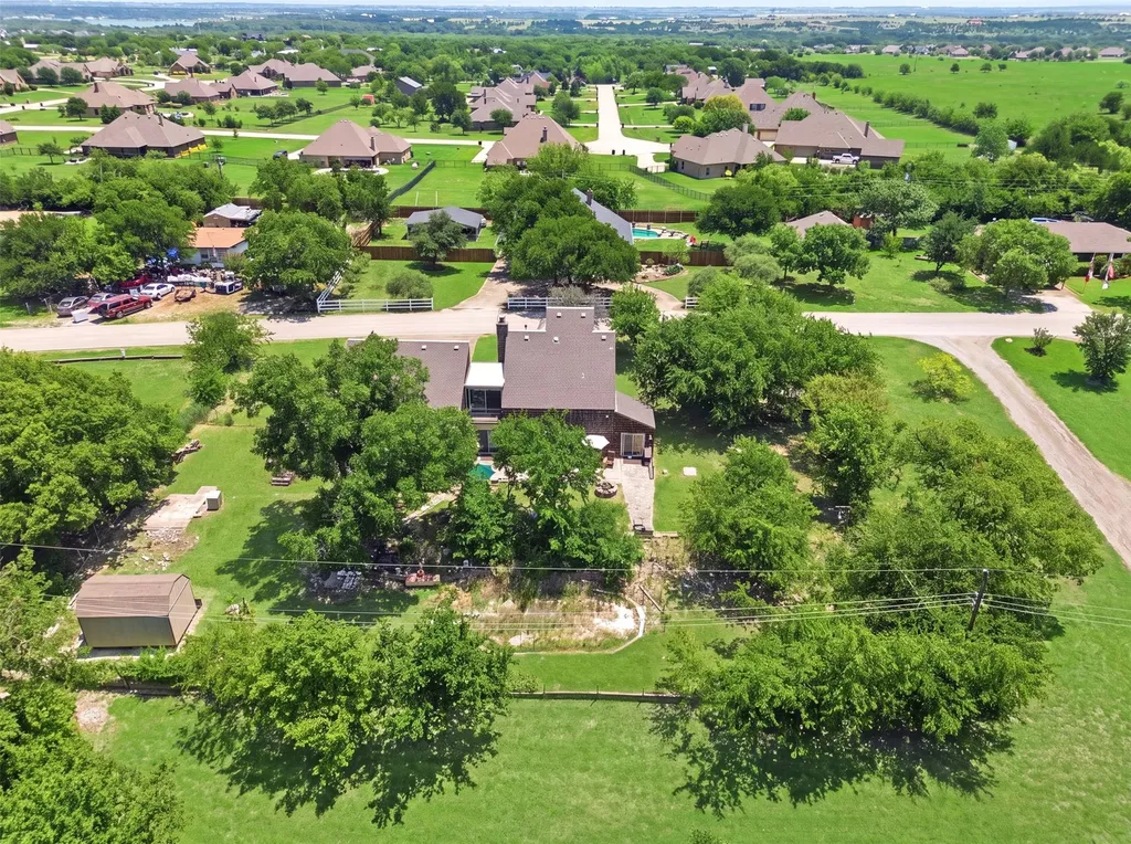 6039 Bear Creek Drive E Fort Worth TX 76126