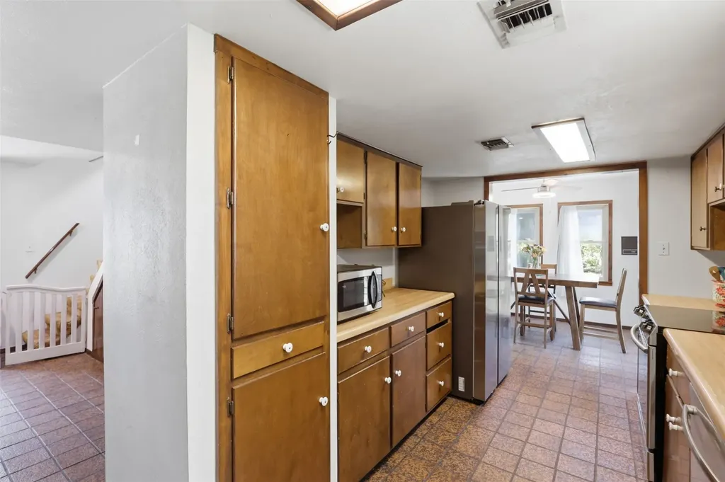 6039 Bear Creek Drive E Fort Worth TX 76126