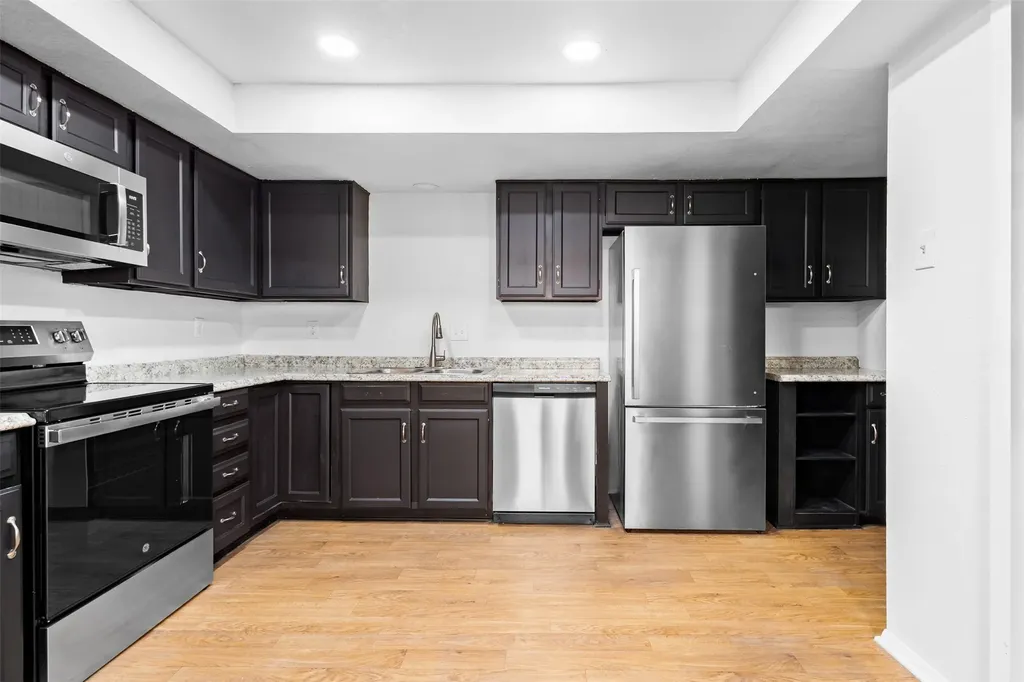 2806 Spring Valley Drive Bedford TX 76021