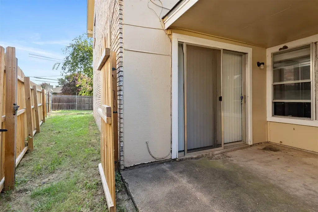 2806 Spring Valley Drive Bedford TX 76021
