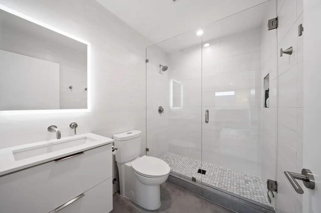 423 W Colorado Boulevard Dallas TX 75208