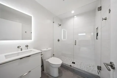 423 W Colorado Boulevard Dallas TX 75208