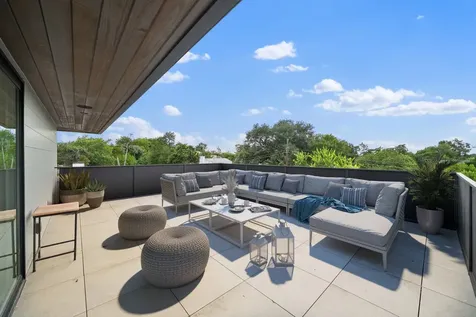 423 W Colorado Boulevard Dallas TX 75208