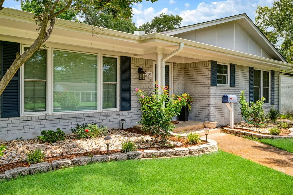 2705 Hubbard Street Paris TX 75460