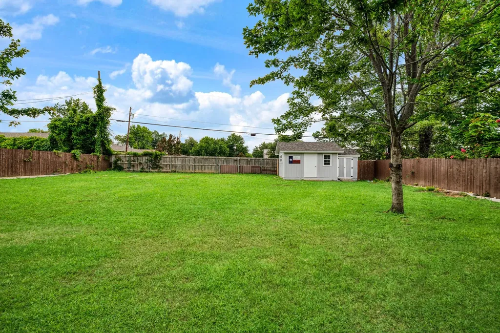 2705 Hubbard Street Paris TX 75460