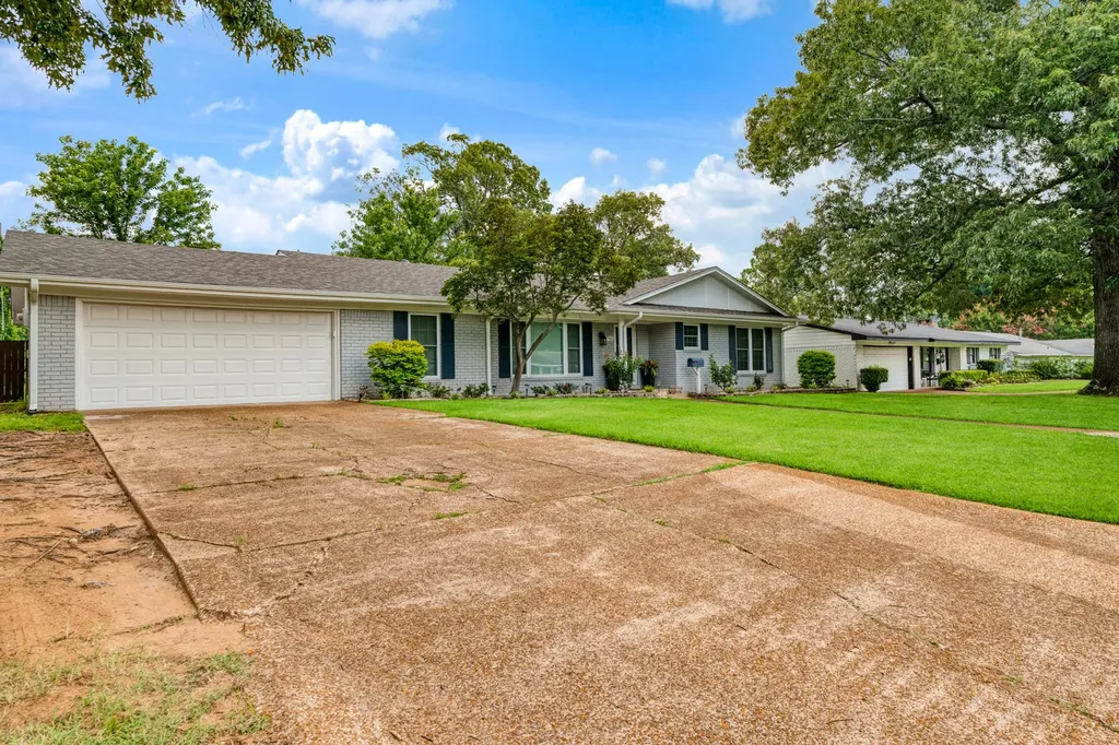 2705 Hubbard Street Paris TX 75460