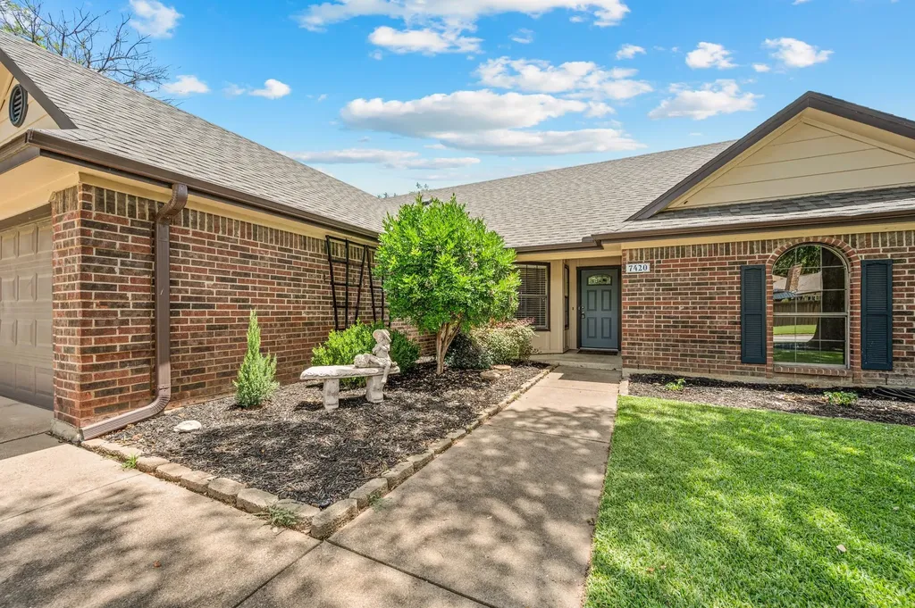 7420 Meadowview Terrace North Richland Hills TX 76182