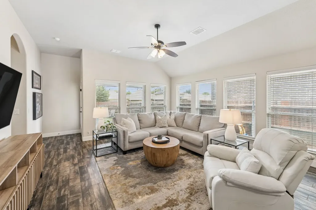 609 Fox View Drive Fort Worth TX 76131