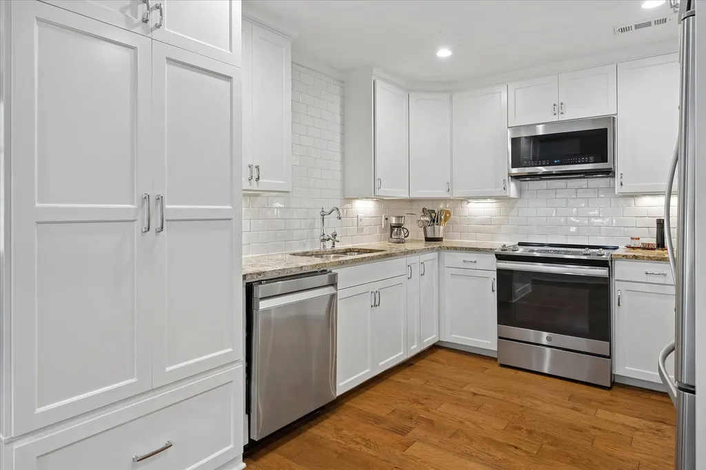 6238 Bandera Avenue Dallas TX 75225