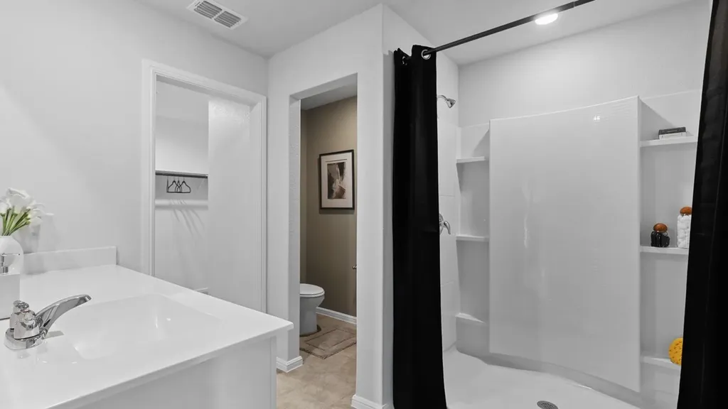 541 Sterling Thicket Lane Denton TX 76259