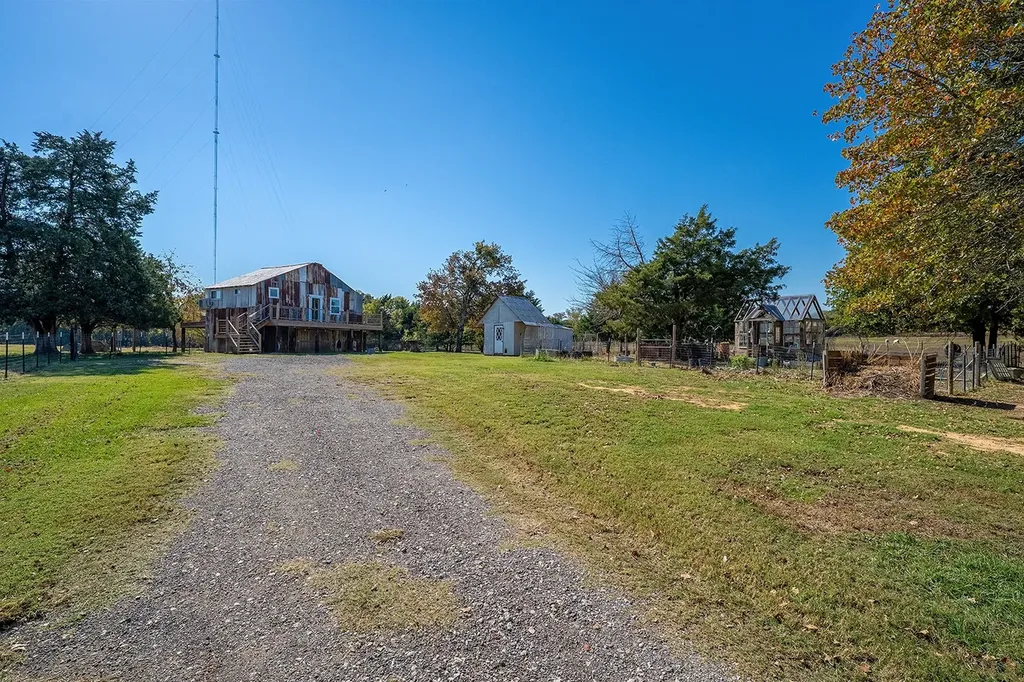 1696 County Road 222 Gainesville TX 76240