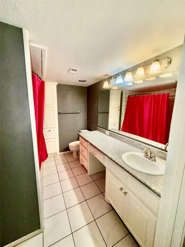 7855 Meadow Park Drive Dallas TX 75230