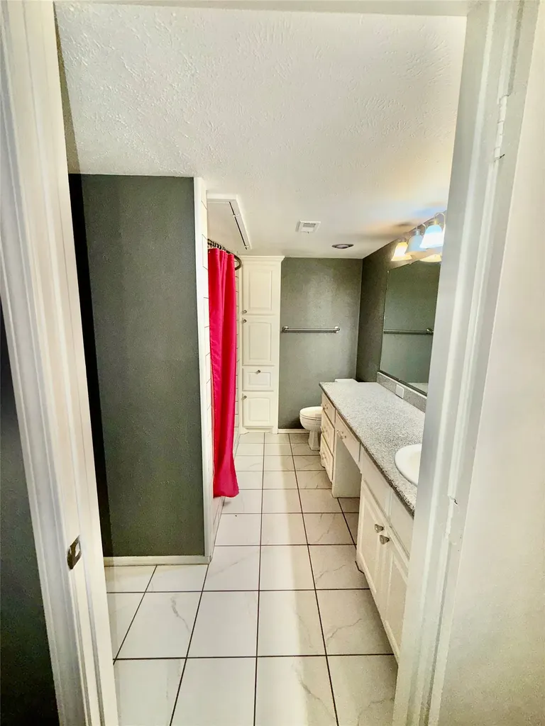 7855 Meadow Park Drive Dallas TX 75230