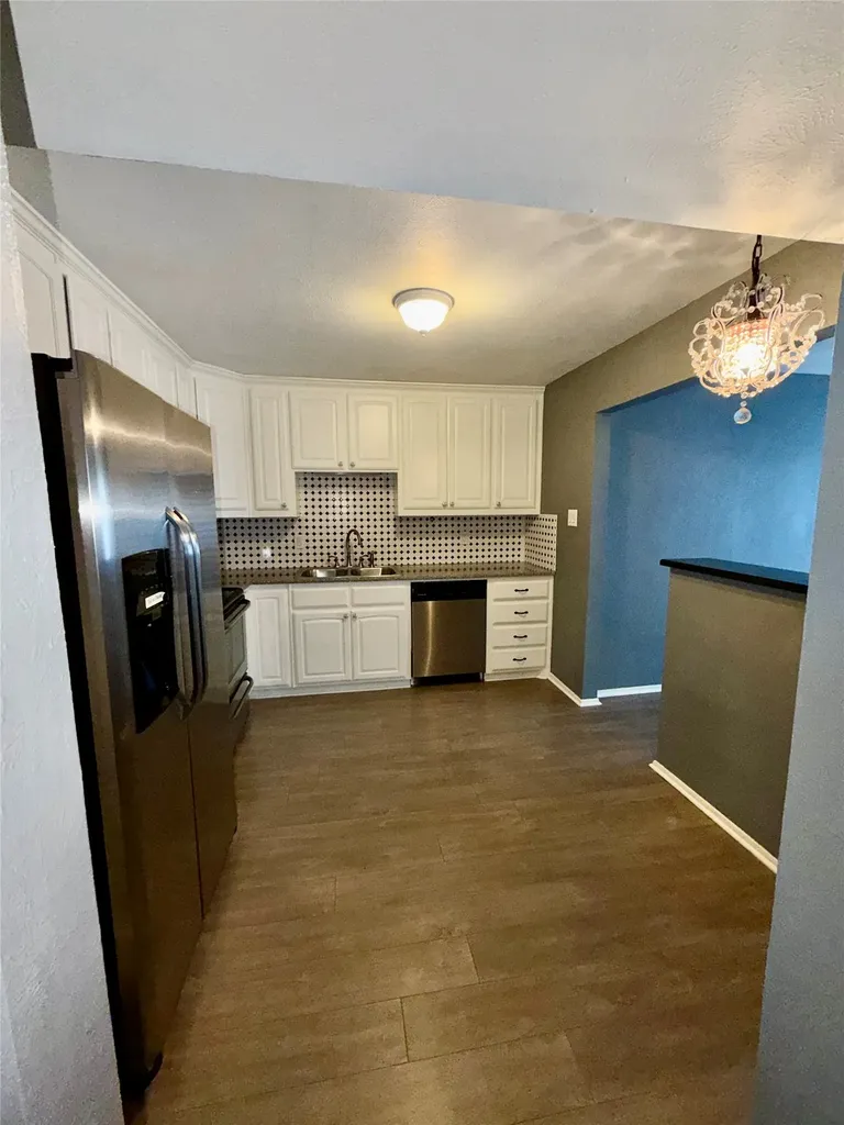 7855 Meadow Park Drive Dallas TX 75230