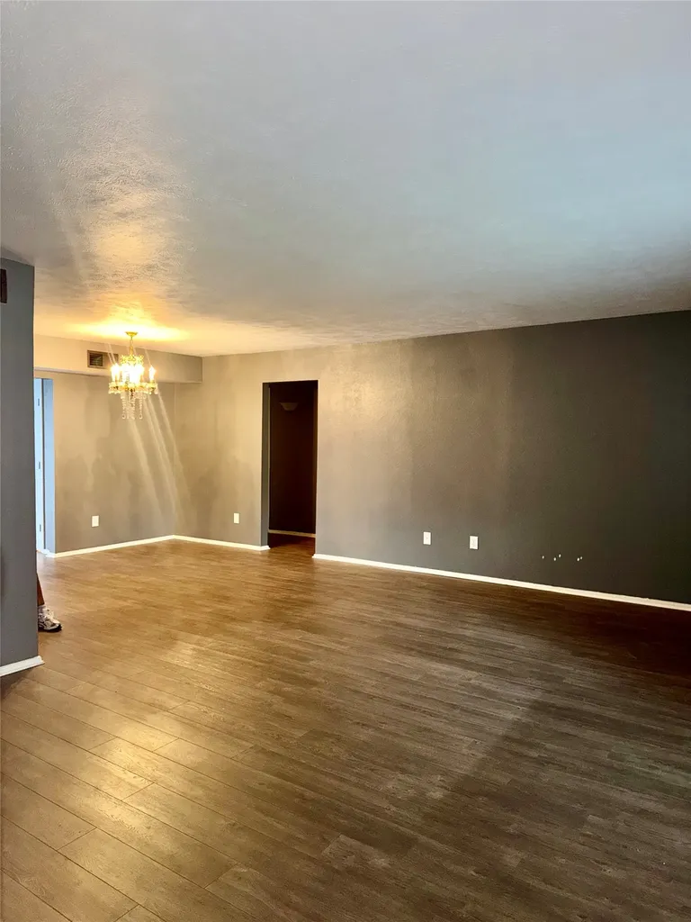 7855 Meadow Park Drive Dallas TX 75230