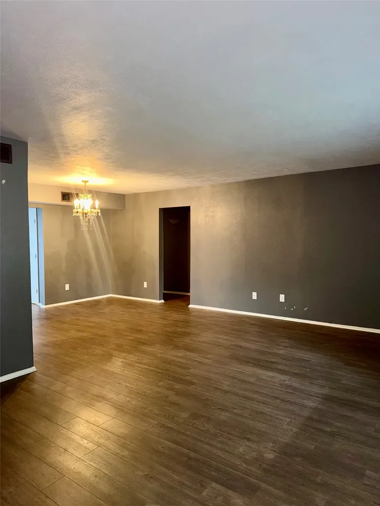 7855 Meadow Park Drive Dallas TX 75230