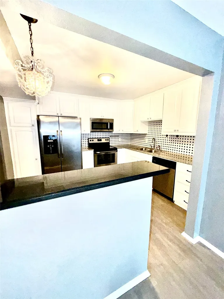 7855 Meadow Park Drive Dallas TX 75230