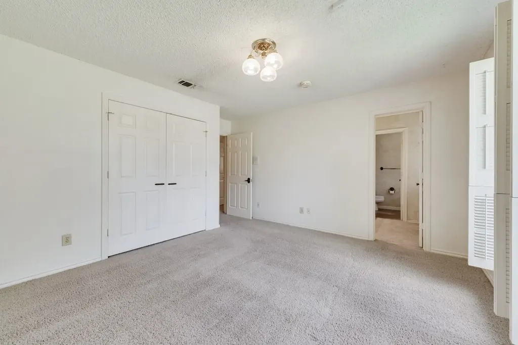 7005 Lake Mead Boulevard Arlington TX 76016