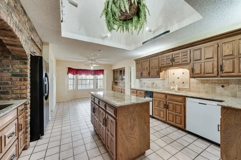 7005 Lake Mead Boulevard Arlington TX 76016