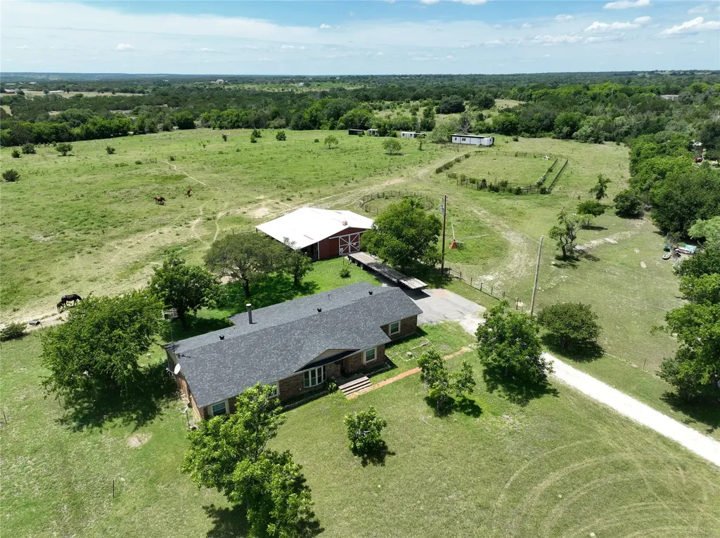 377C County Road 3244 Hico TX 76457