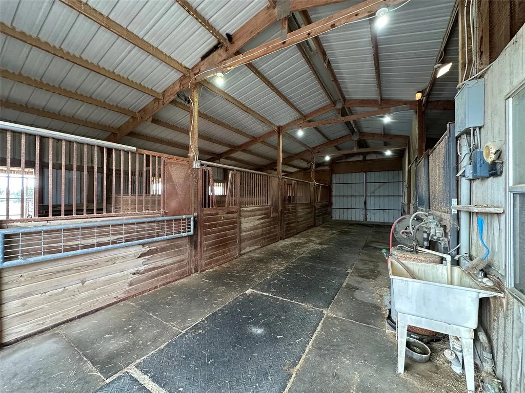 377C County Road 3244 Hico TX 76457