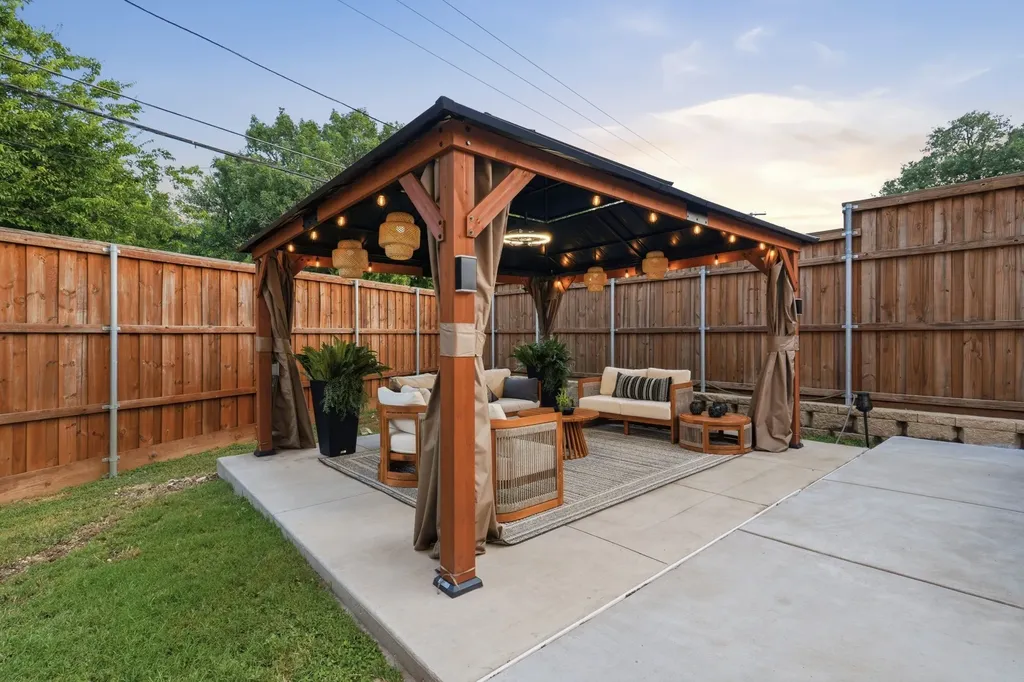 1608 Matagorda Drive Dallas TX 75232