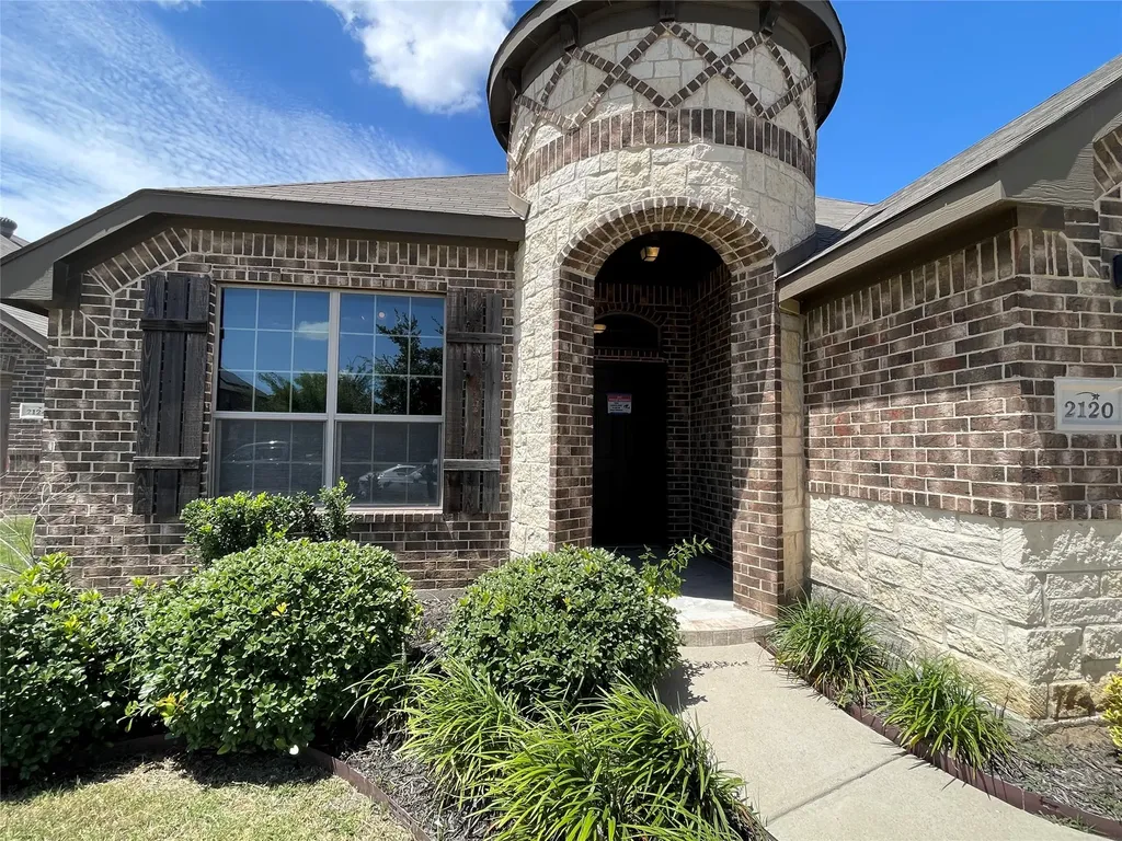 2120 Blakely Court Fort Worth TX 76134