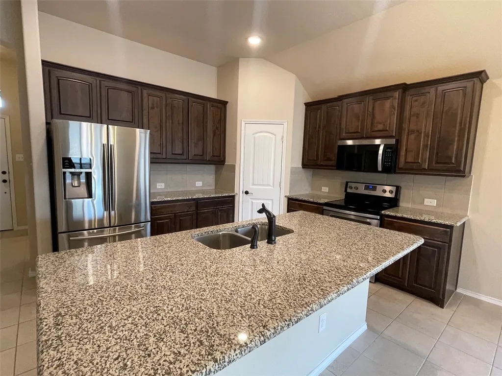 2120 Blakely Court Fort Worth TX 76134