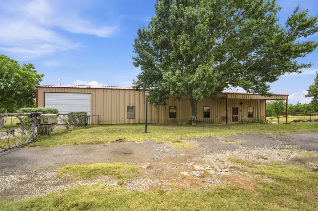 5821 Waterworks Road Midlothian TX 76065