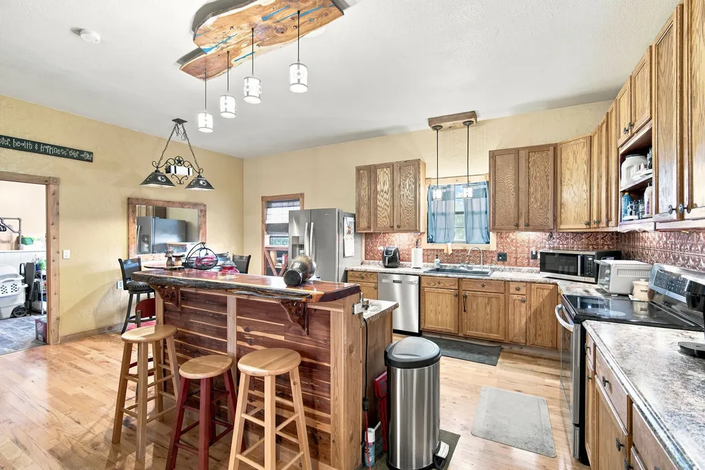 5821 Waterworks Road Midlothian TX 76065
