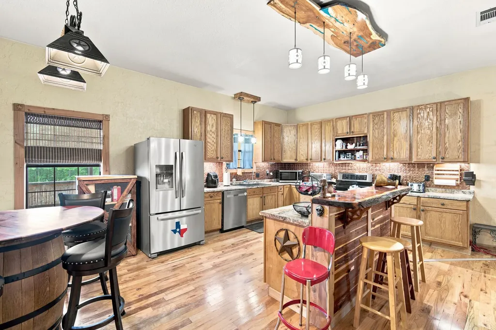 5821 Waterworks Road Midlothian TX 76065